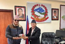 भारतीय चलचित्र अभिनेता ओवरायले भेटे मन्त्री थापालाई