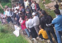 नेकपा एस पोखरा महानगर समितिको आव्हानमा सिता गुफामा गरियो सरसफाई