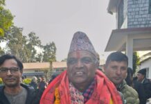 को हुन् कास्की क्षेत्र नं ३ का उमेद्धवार गोपाल गिरी, गिरीलाई मत किन दिने